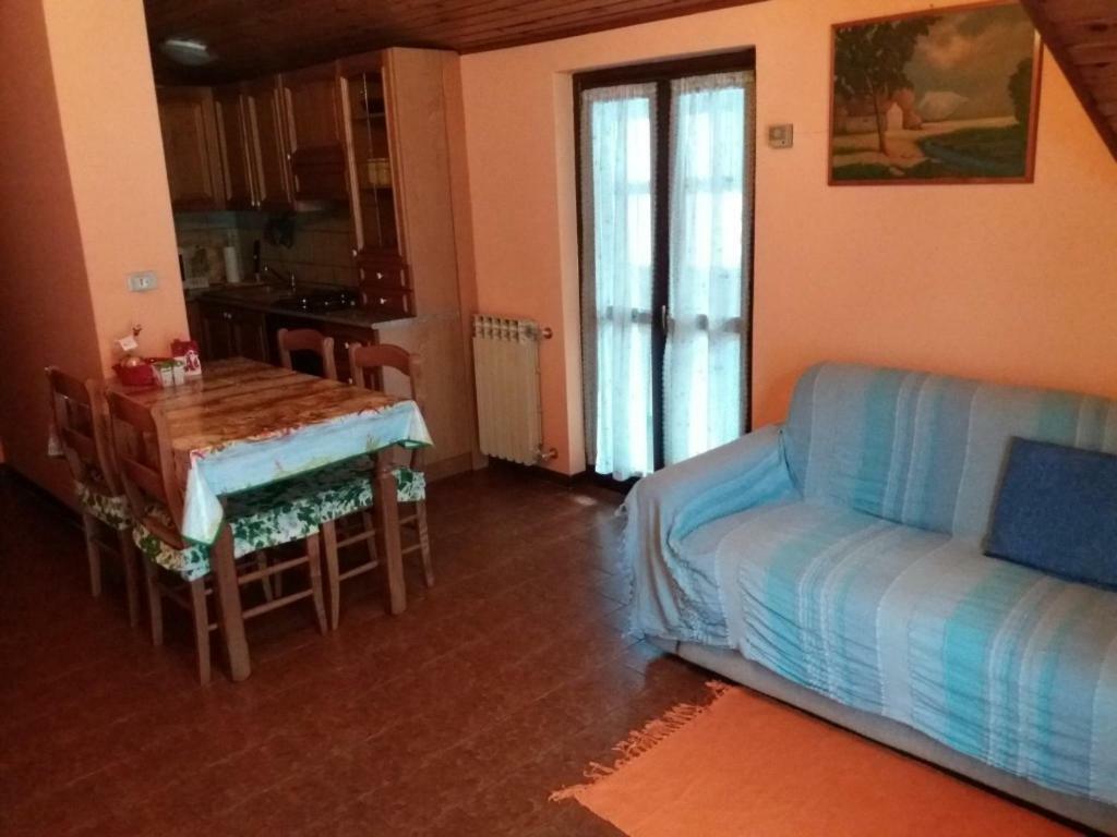 Apartament Casa Lily Lombro Zewnętrze zdjęcie